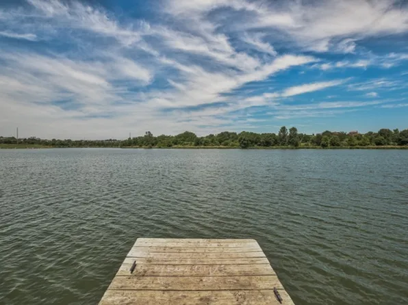 Standing Bear Lake