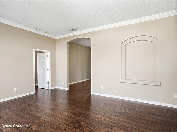 5th image of 6813 Cecil Rd