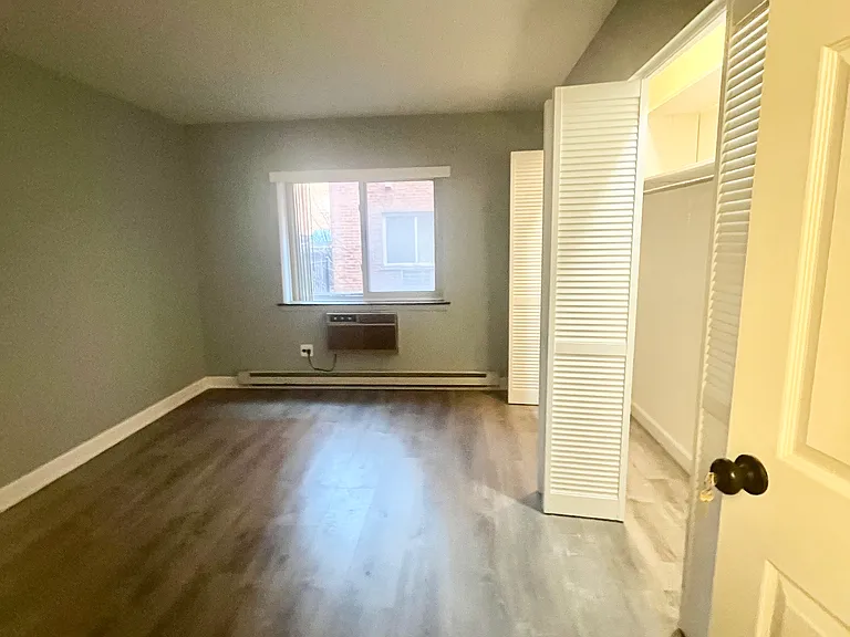 3900 N Pine Grove Ave #411 — Photo 12