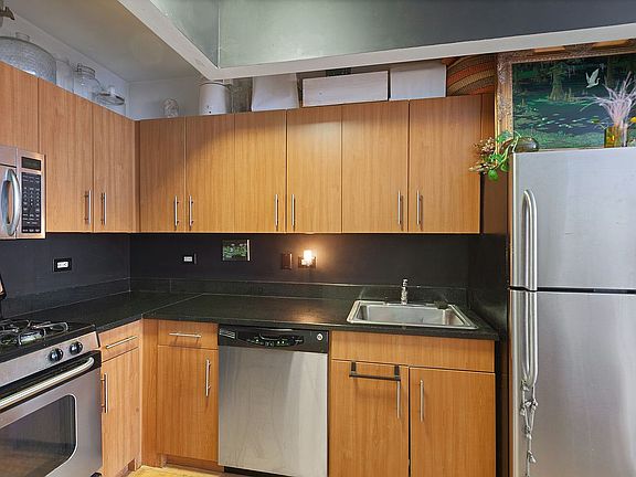 5th image of 20 West St APT 16L