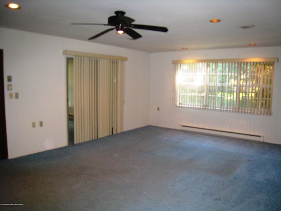 5th image of 27B Gramercy Ln #B