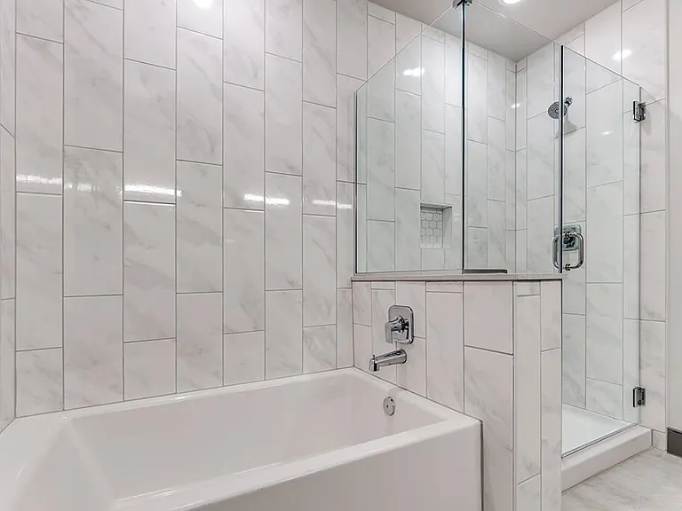 1010 Waugh Apartments — Photo 15