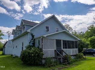 921 Loop Rd, Hollidaysburg, PA 16648