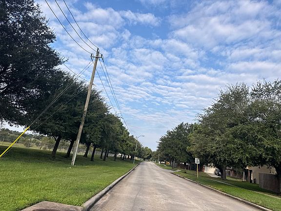 5th image of 9502 Manorstone Ct