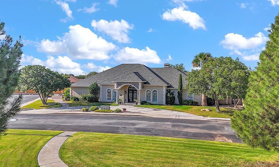 1st image of 5 Muirfield Dr