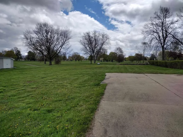 1314 Meadow Green Ln, Linden, MI 48451