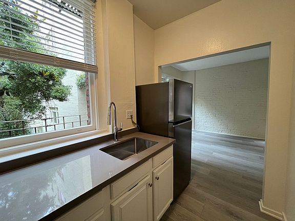 2nd image of 726 Bush St APT 305
