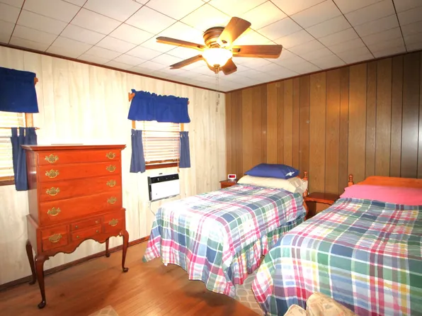 425 Davis Avenue image 12 of 22