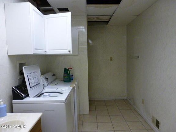 5th image of 521 Michigan St