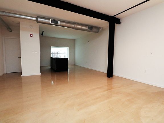 4th image of 1401 Germantown Ave APT 1E