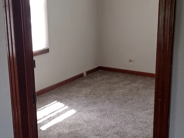 924 Kearney St — Photo 9