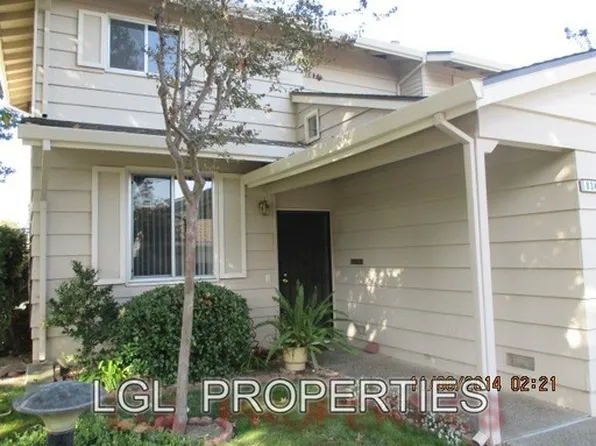 8349 La Riviera Dr, Sacramento, CA 95826