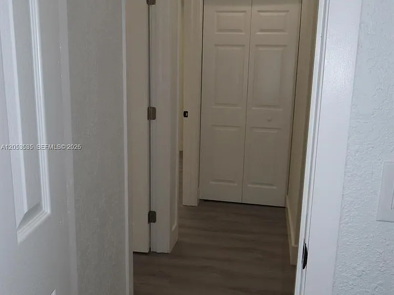 95 SW 17th Ter — Photo 3