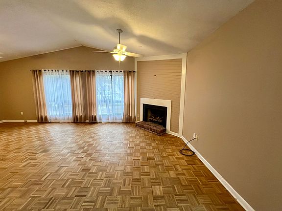 5th image of 805 Castalia Dr
