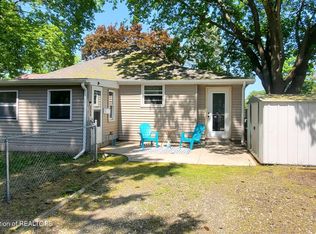 1013 E Bridge St, Portland, MI 48875