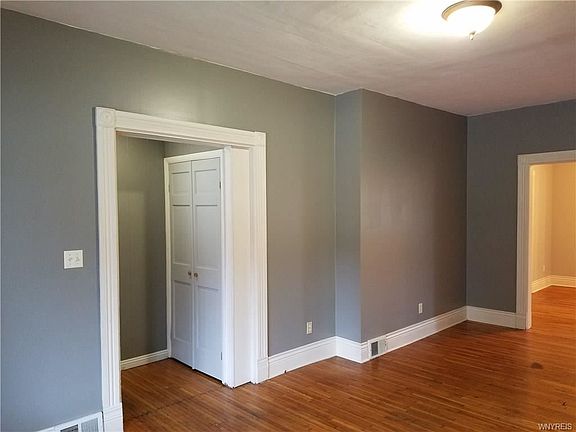 5th image of 145 Baynes St