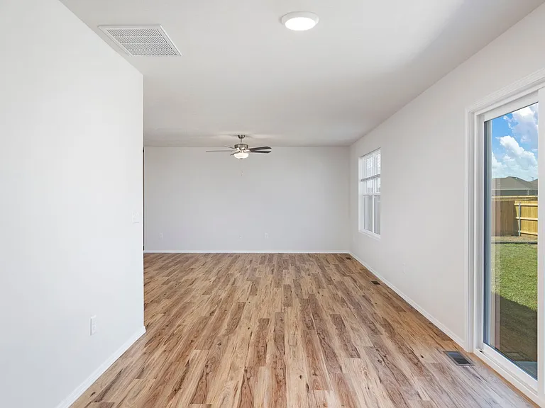 781 W Navajo St — Photo 6