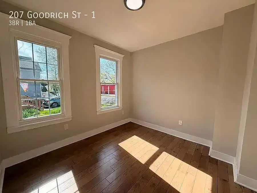 3 bed, $1,850 — Photo 4