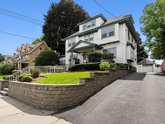 3rd image of 32 Sagamore Ave
