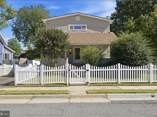 2501 Dewitt Ave, Alexandria, VA 22301