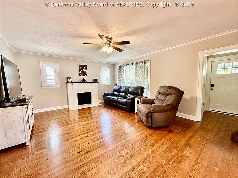 Listing photo 4