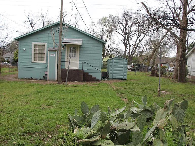 1606 Holly St — Photo 21