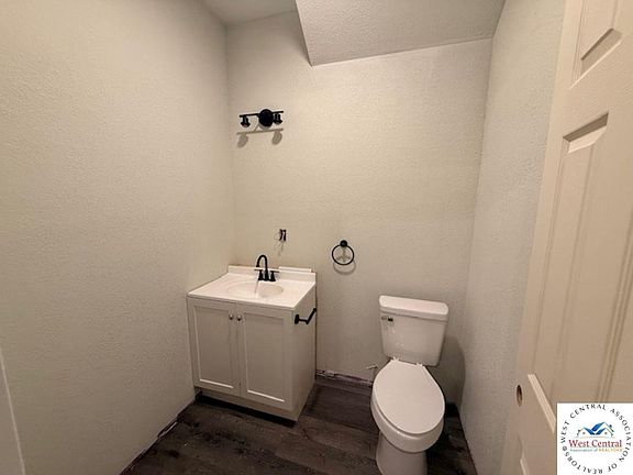 4th image of 214 W Jefferson St