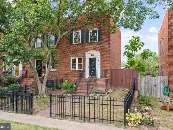 512 E Luray Ave, Alexandria, VA 22301