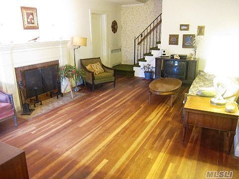 4th image of 22 E Woodbine Dr