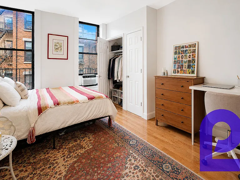 330 E 11th St #1 — Photo 3