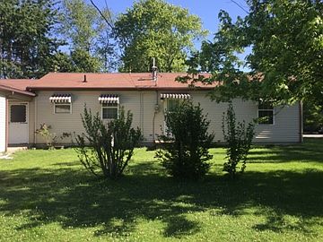 3rd image of 200 Lakeview Dr