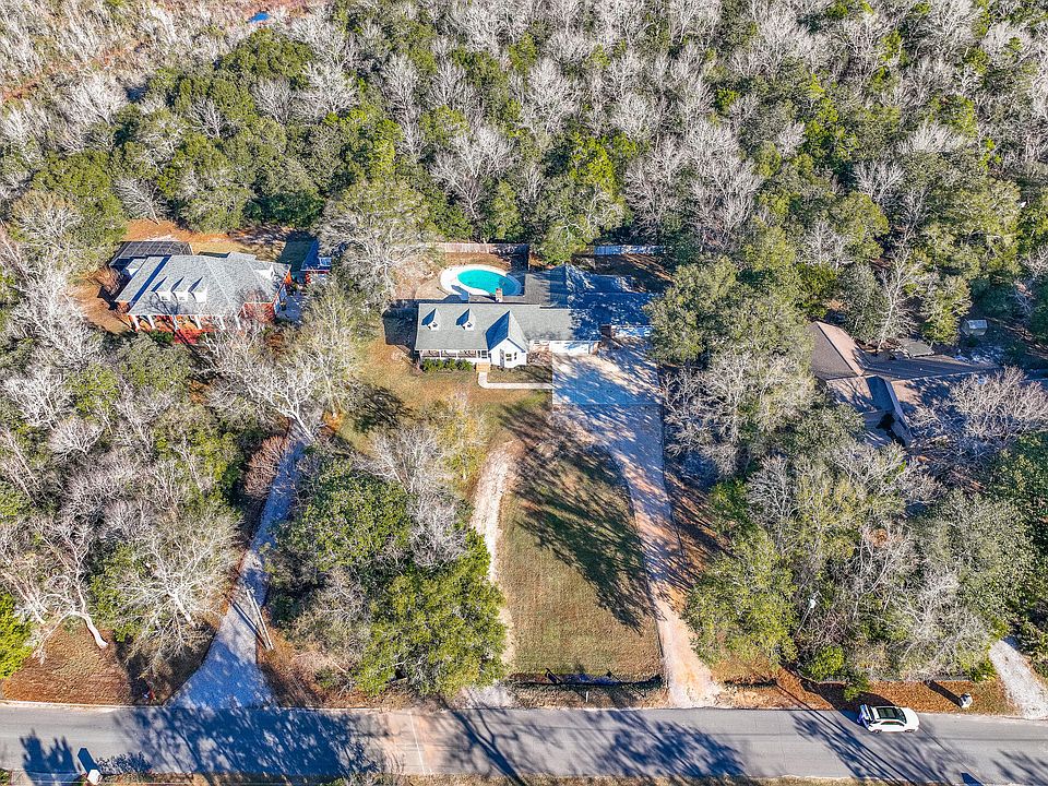 1st image of 940 Lake Dr