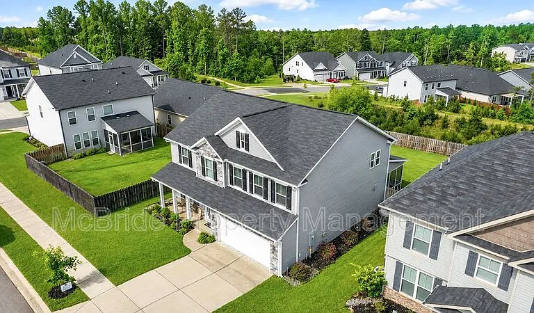 560 Hampton Dr — Photo 27