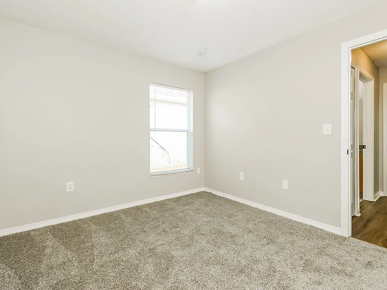 1718 Putney Cir — Photo 13