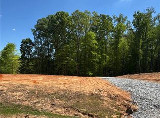 330 Old Heritage Dr, Winston Salem, NC 27107
