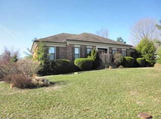 10706 Burnt Oaks Ct, Louisville, KY 40241