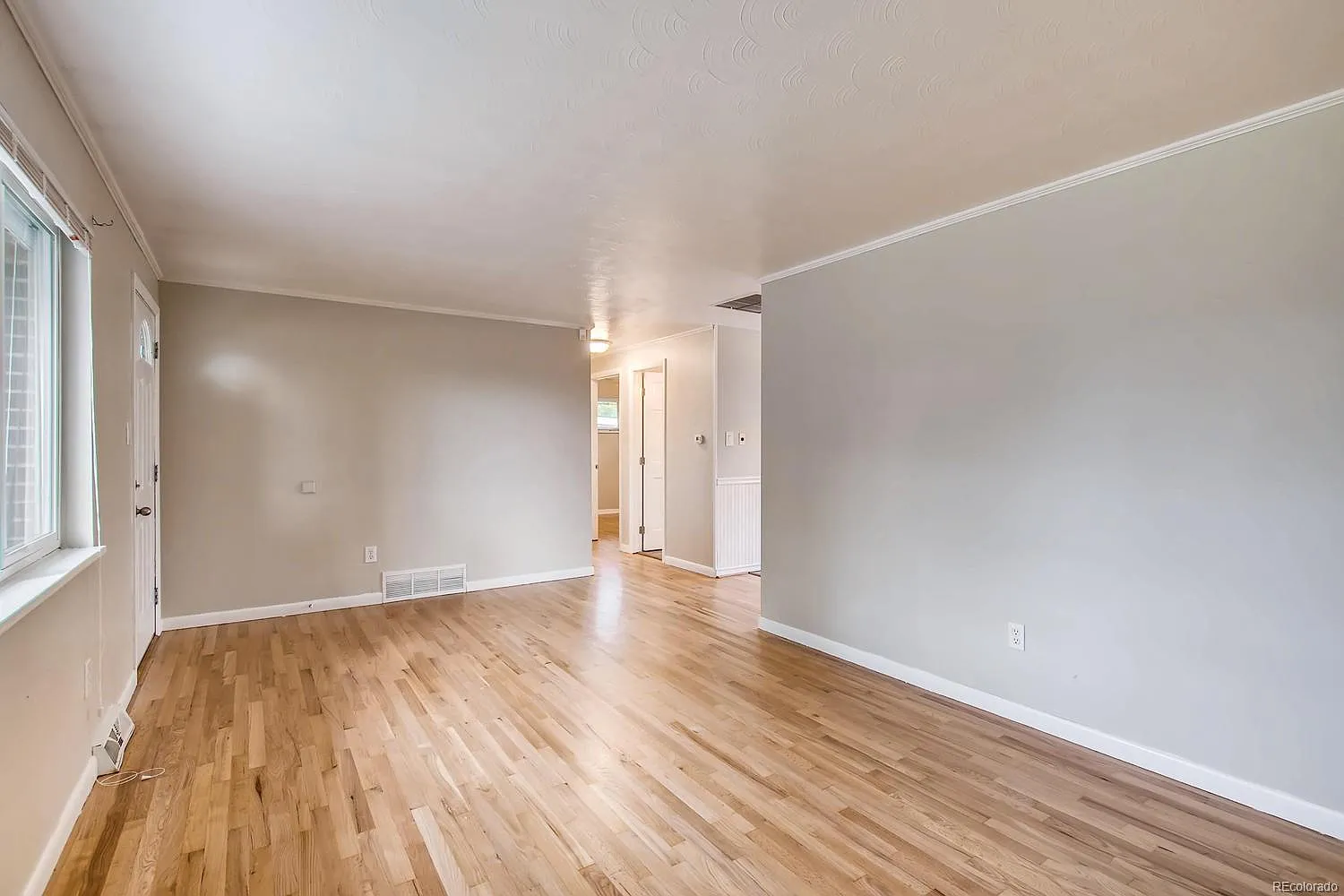 3 bed, 1728 sqft, $2,800 — Photo 2