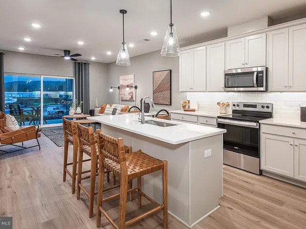 453 Washington St #103, Conshohocken, PA 19428