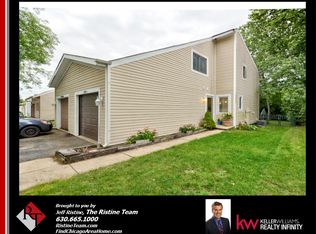 27W091 Cooley Ave, Winfield, IL 60190