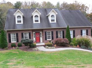 212 Southridge Dr, Blountville, TN 37617