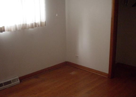 5th image of 14618 Dorchester Ave