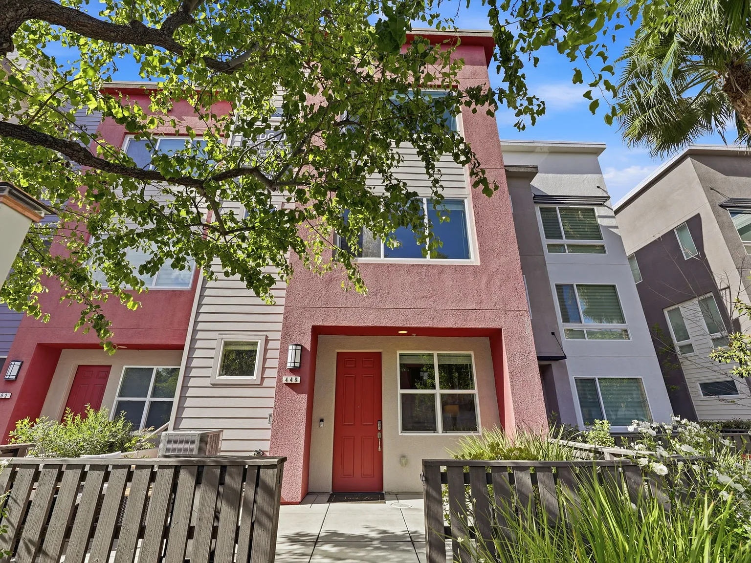 3 bed, 3.5 bath, 1822 sqft, $4,400 — Photo 4