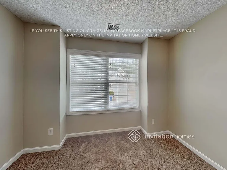 117 Omega Ct — Photo 12