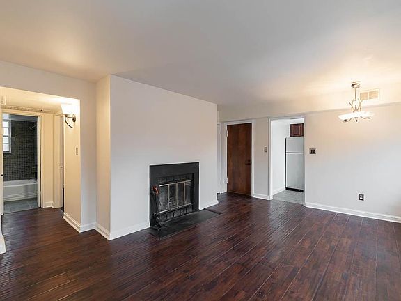 2nd image of 2103 N Scott St APT 88
