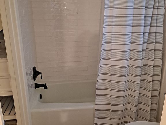 shower/tub combo