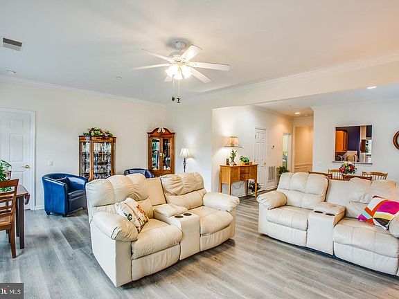 4th image of 11 Goose Creek Cir