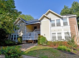 3422 Lakeside View Dr #11-2, Falls Church, VA 22041