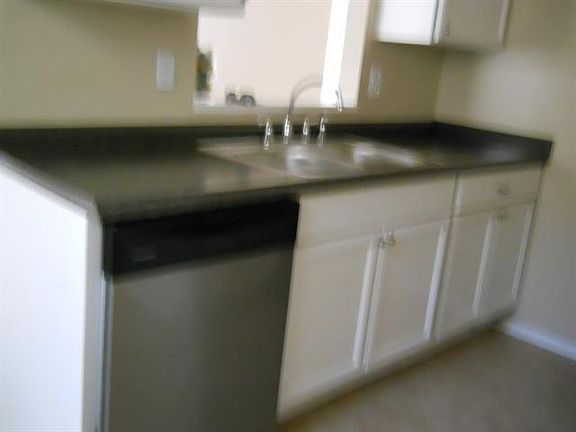 4th image of 555 Wind River Dr
