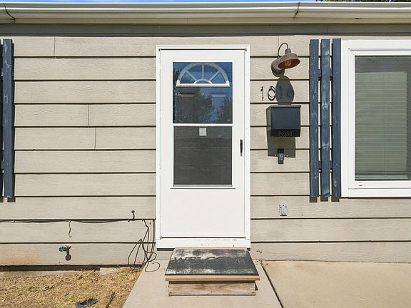 3rd image of 1016 W 12th St