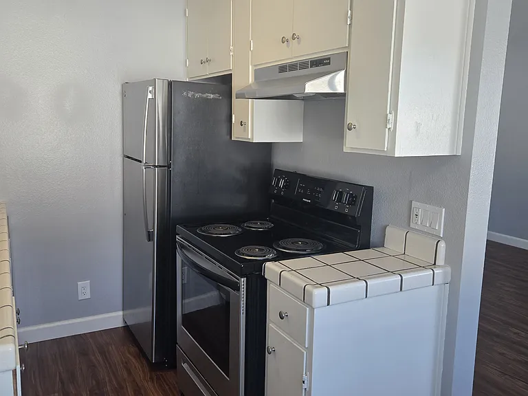 1241 Juniper Dr #C — Photo 2